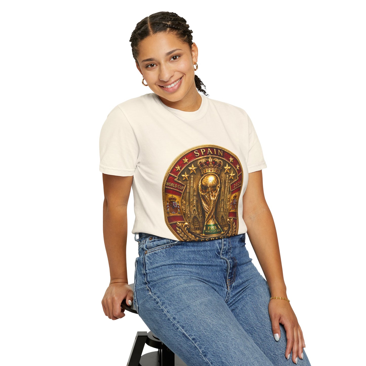 Spain Football World Cup 2026 'Medalha de Sagrada' Round Medallion | Premium Graphic Tee