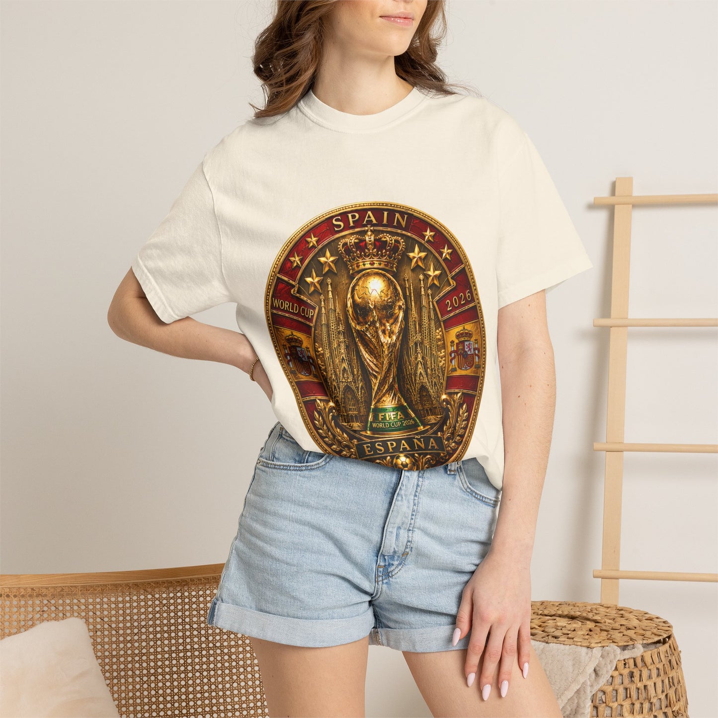Spain Football World Cup 2026 'Medalha de Sagrada' Round Medallion | Premium Graphic Tee