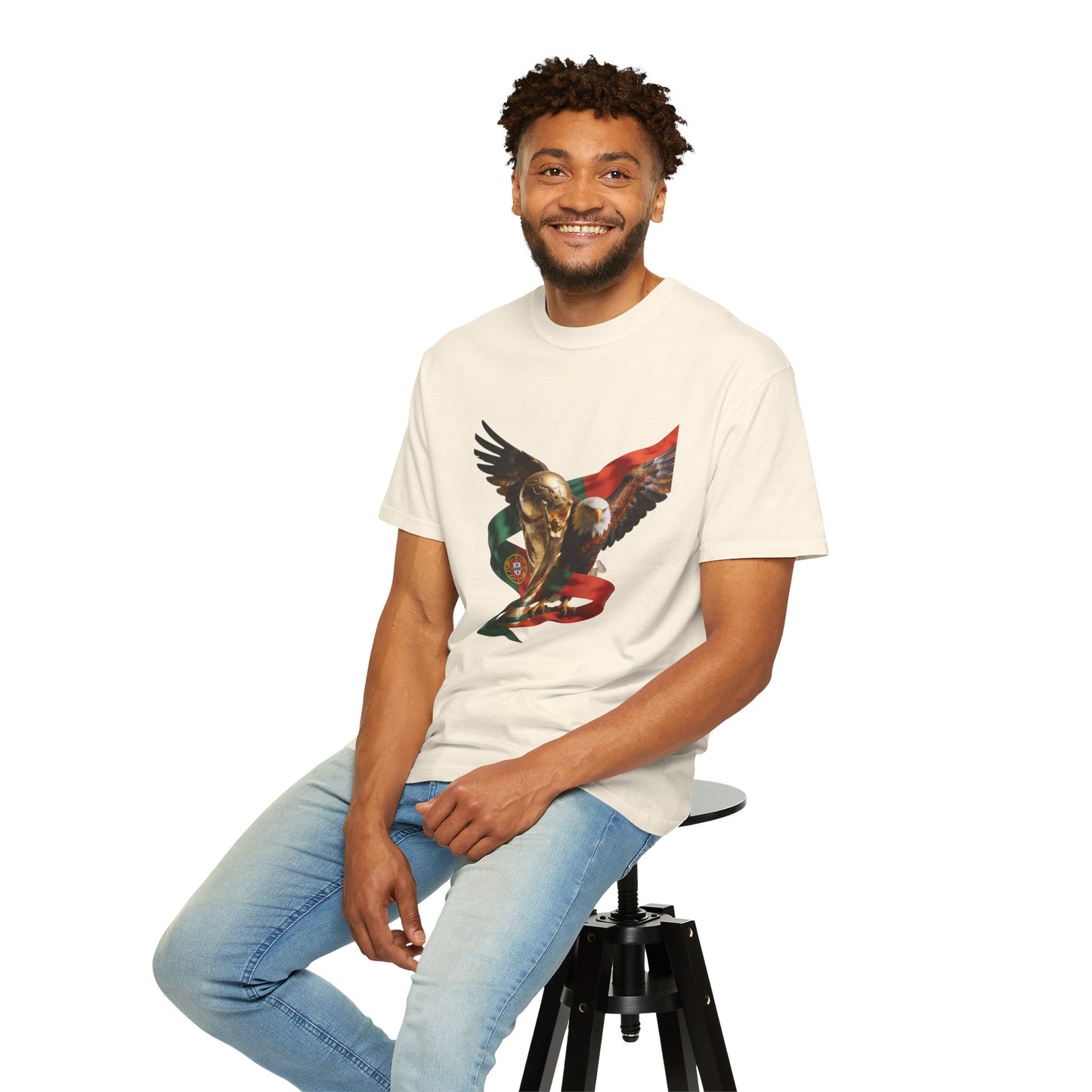 Portugal Football 'Asas da Vitória' Guardian Eagle & Trophy | Premium Graphic Tee