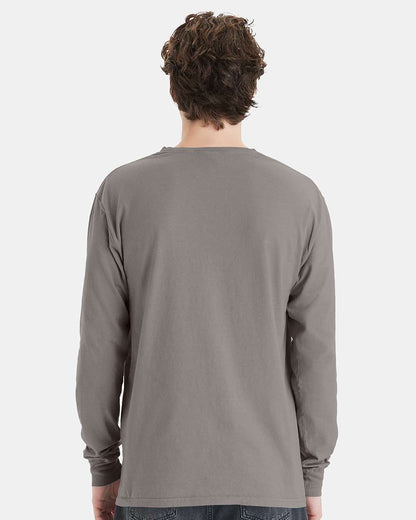 Unisex Garment-Dyed Long Sleeve T-Shirt With a Pocket