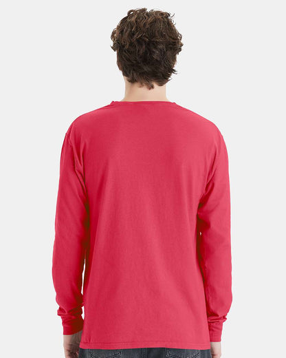 Unisex Garment-Dyed Long Sleeve T-Shirt With a Pocket