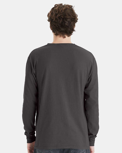 Unisex Garment-Dyed Long Sleeve T-Shirt With a Pocket