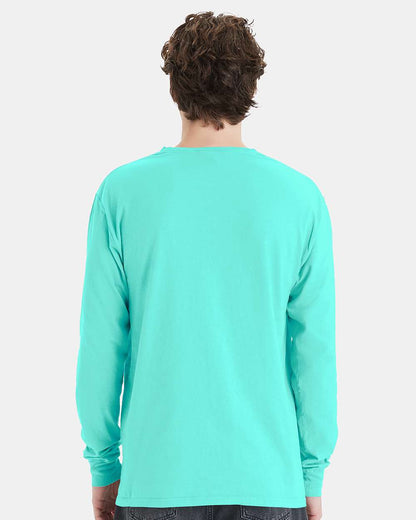 Unisex Garment-Dyed Long Sleeve T-Shirt With a Pocket