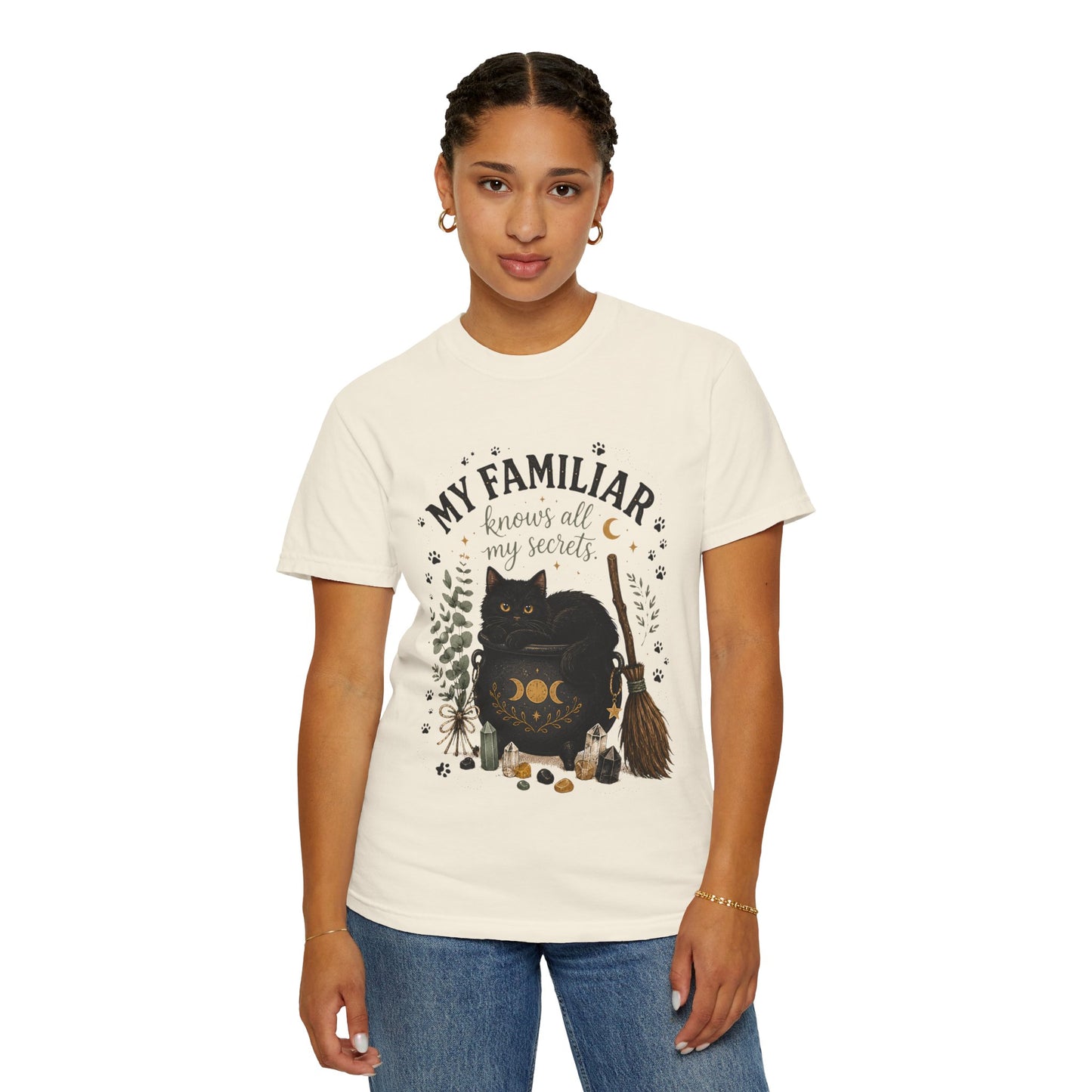 My Familiar Knows All My Secrets Black Cat Cauldron | Premium Graphic Tee