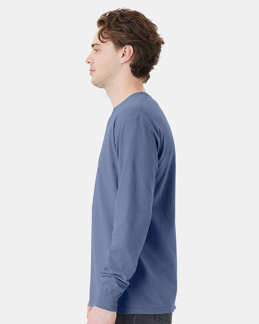 Unisex Garment-Dyed Long Sleeve T-Shirt With a Pocket
