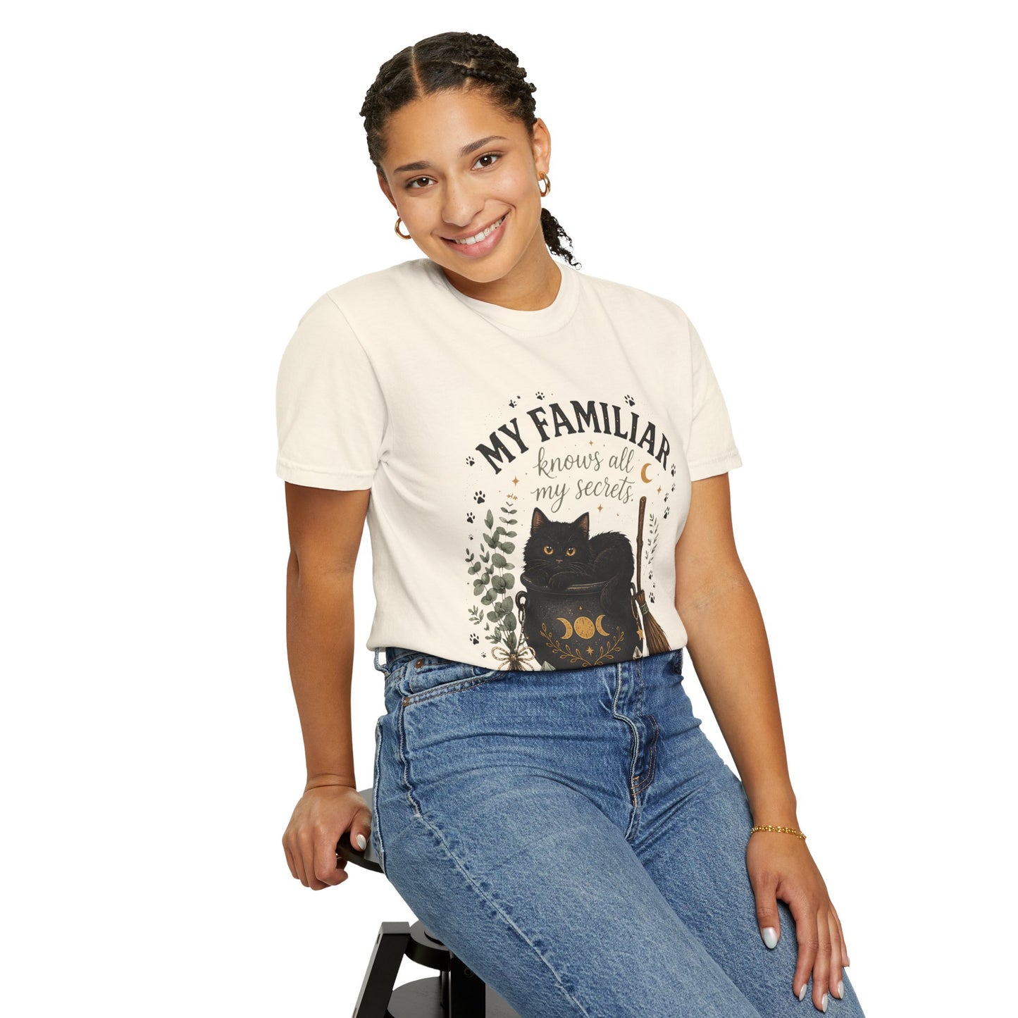 My Familiar Knows All My Secrets Black Cat Cauldron | Premium Graphic Tee