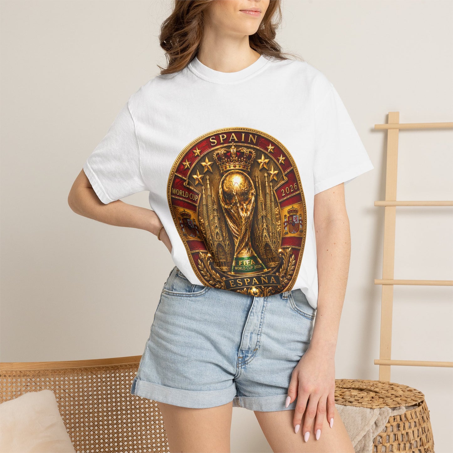 Spain Football World Cup 2026 'Medalha de Sagrada' Round Medallion | Premium Graphic Tee