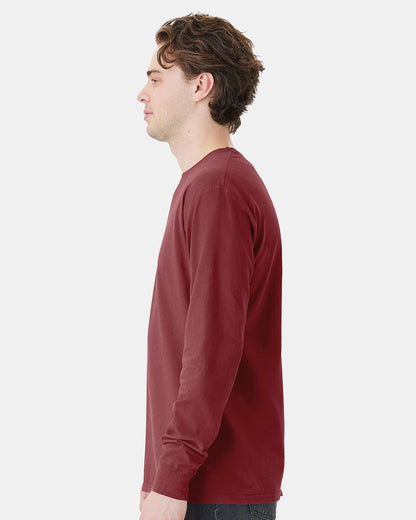 Unisex Garment-Dyed Long Sleeve T-Shirt With a Pocket