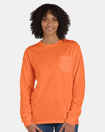 Unisex Garment-Dyed Long Sleeve T-Shirt With a Pocket