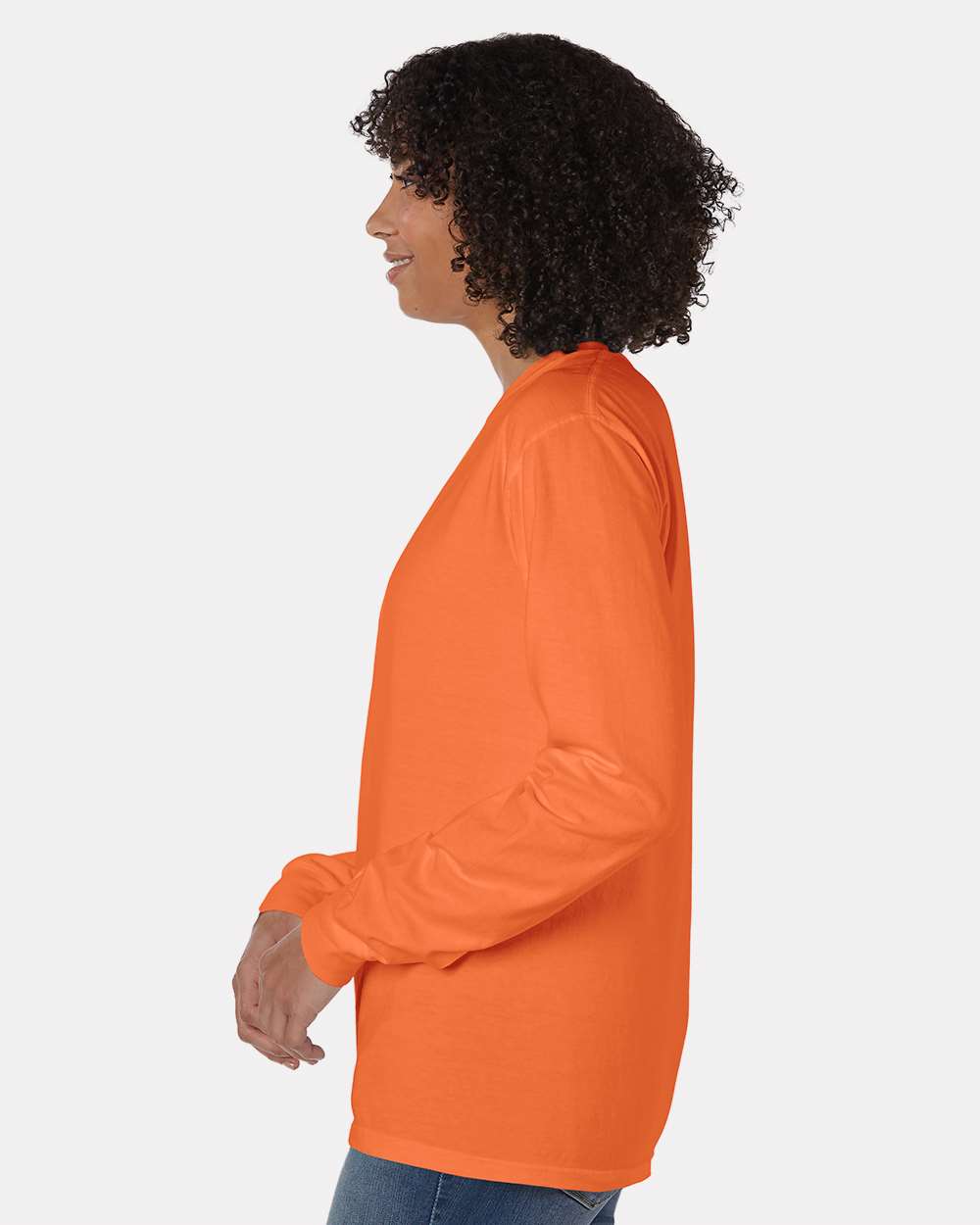 Unisex Garment-Dyed Long Sleeve T-Shirt With a Pocket