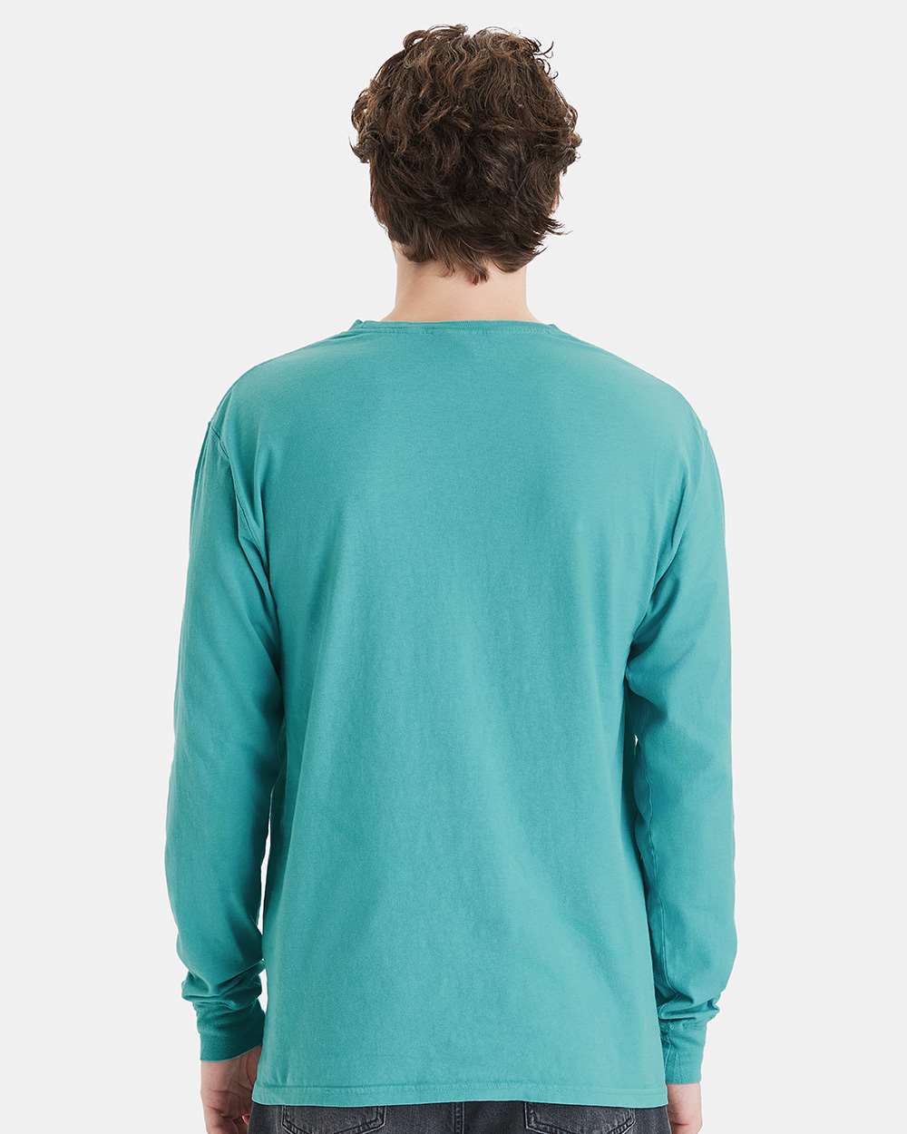 Unisex Garment-Dyed Long Sleeve T-Shirt With a Pocket